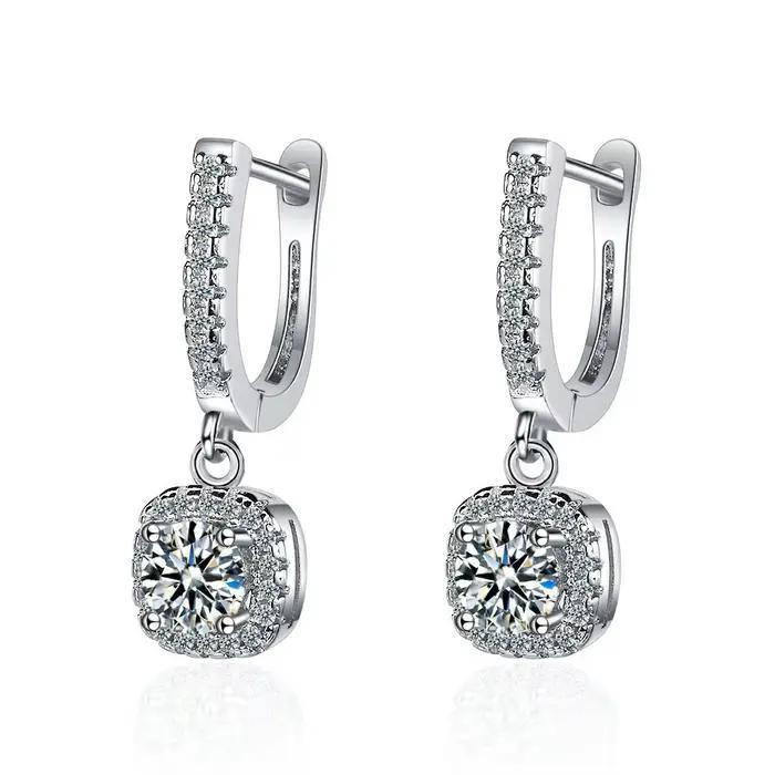 Boucles d'oreilles Huggie en Moissanite 2CT pour femmes, diamant créé en laboratoire, en argent Sterling 925, cerceau délicat, bijoux fins