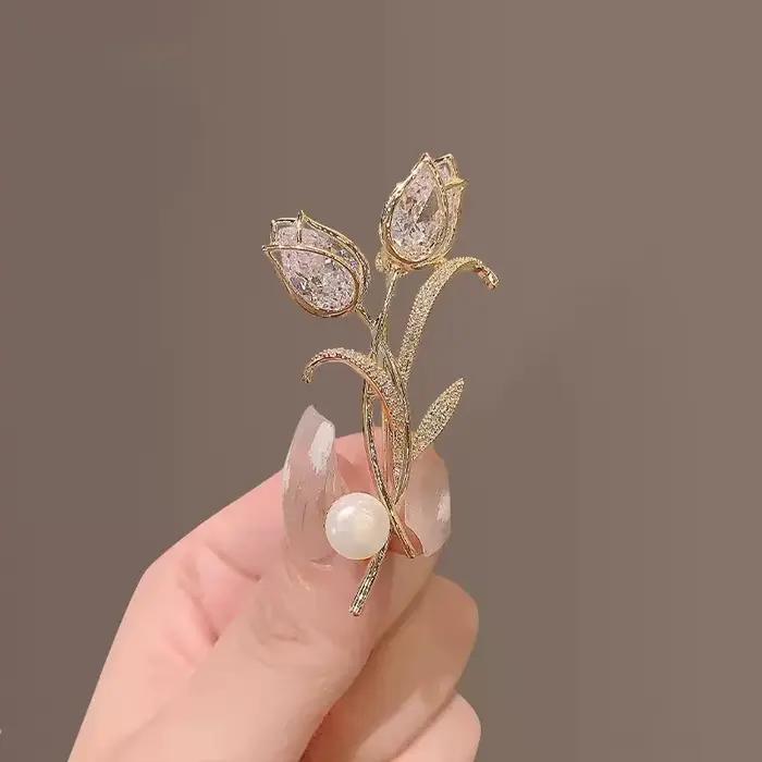 Broches de luxe en Zircon pour femmes, fleur de tulipe, perles, mode feuille florale en cristal, épingles à revers, vêtements de Banquet, Corsage, bijoux