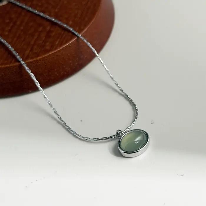 Collier en argent Sterling S925 pour femmes, collier avec pendentif minimaliste en pierre verte, collier à breloques mignon, cadeau d'anniversaire