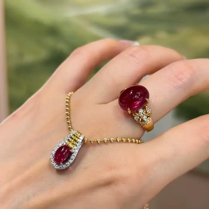Collier design unique de luxe léger, pendentif plein de diamants rubis, perles rondes exquises, chaîne de collier, breloques rouges, bijoux cadeaux