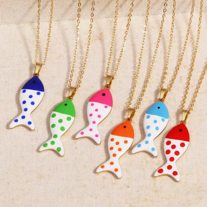 Colliers imperméables avec pendentif poisson en émail coloré pour femmes et filles, jolis bijoux de plage d'été en acier inoxydable couleur or