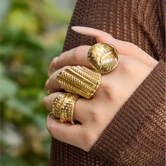 Bague en forme de feuille en acier inoxydable pour femmes, plaquée or 18 carats, motif fleur de lys, bague statement épaisse texturée, bague cocktail