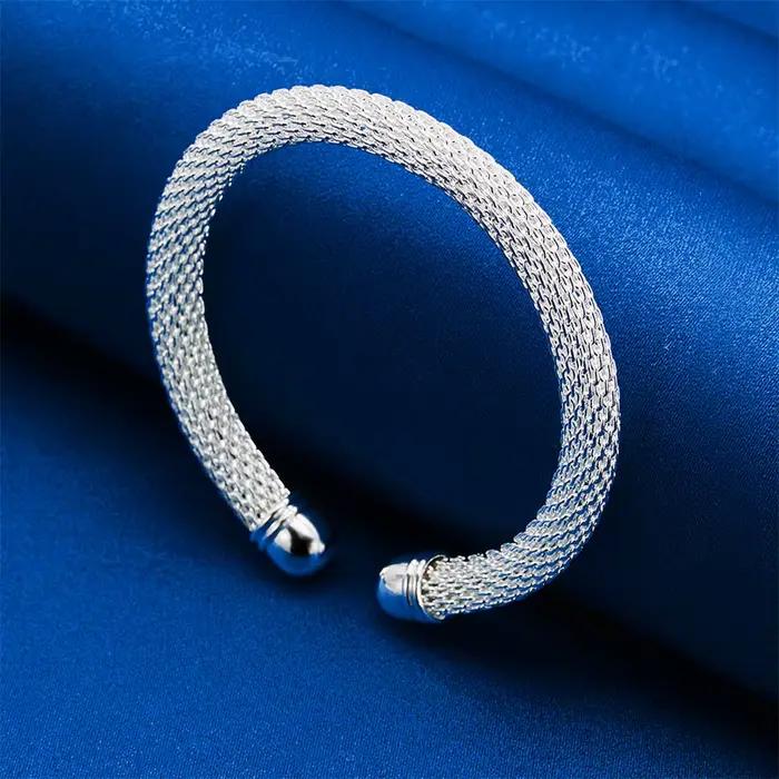 Bracelet ouvert en maille tissée exquise en argent sterling 925 pour femmes, idéal pour les soirées et les mariages.