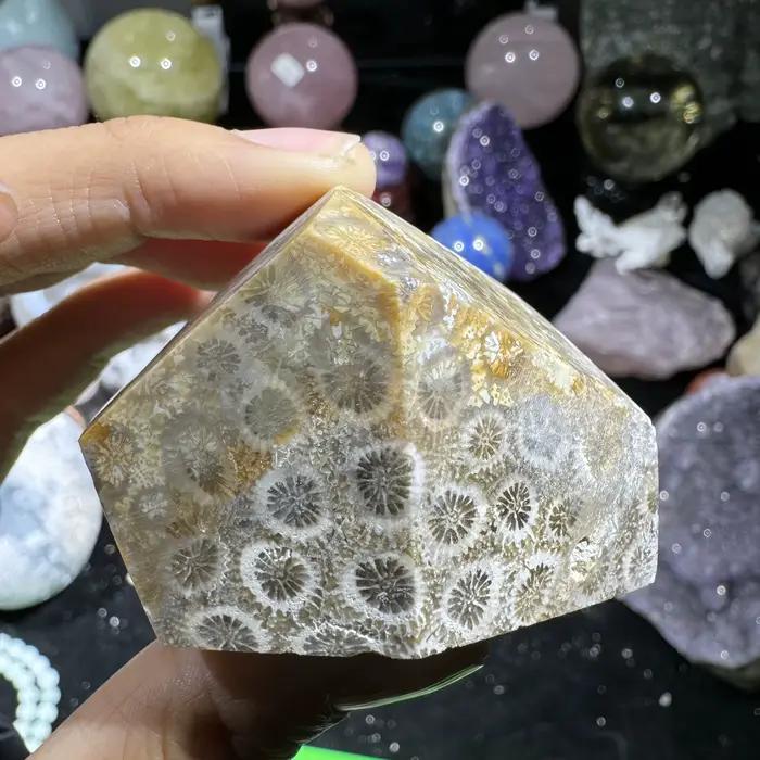 1 pièce de jade corail de haute qualité | Forme libre avec motifs uniques, forme irrégulière, parfaite pour les bijoux et la décoration intérieure