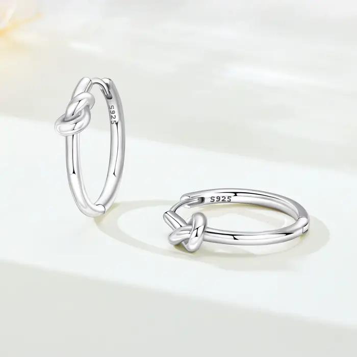 MISEFF Boucles d'oreilles en argent sterling S925, boucles d'oreilles à nœud simple, bijoux de mode polyvalents, cadeau pour la fête des mères