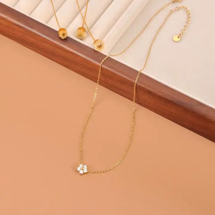 JeeMango luxe Zircon quatre feuilles fleur pendentif collier pour femmes 18K PVD plaqué acier inoxydable étanche cou bijoux N25090