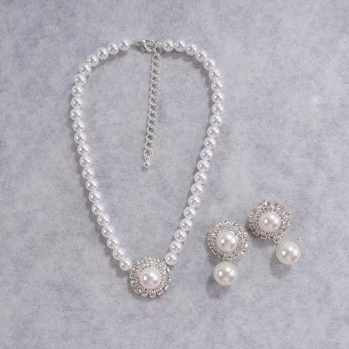 Ensemble de bijoux scintillants en perles fabriquées à la main, bijoux de déclaration de mode rétro pour les occasions de soirée de style formel avec un style élégant