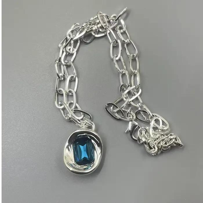 Collier de mode au style extrêmement simple, superposition de pierres précieuses exquises, chaîne de clavicule, accessoire haut de gamme de niche, cadeau