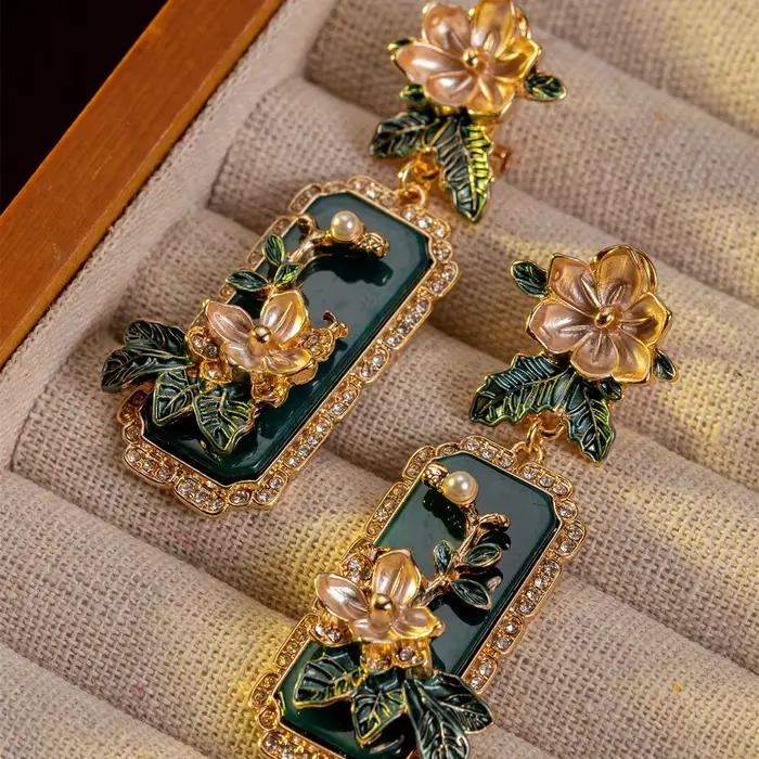 Clous d'oreilles longs exagérés, Style Court Vintage, sculpture en Relief lourd, bijoux ethniques chinois d'âge moyen, accessoires