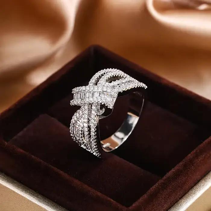 Bague de luxe plaquée argent 925 pour femmes, nouvelle mode, bague de fête de mariage, nœud Unique, personnalité, Zircon, bijoux exquis
