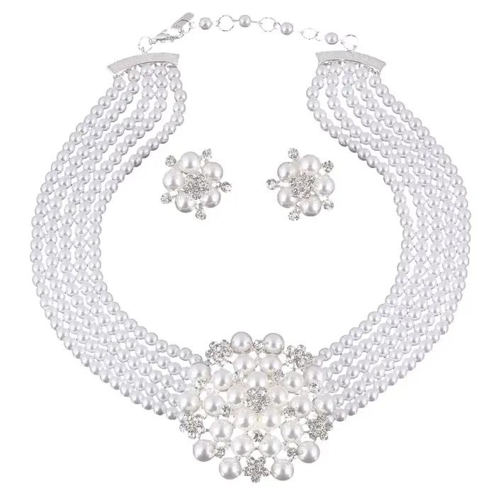Audrey Hepburn Breakfast at Tiffanile 1950s Costume Jewelry Set, Pearl Necklace, Earring Bracelet, Isotette Holder, Accessrespiration