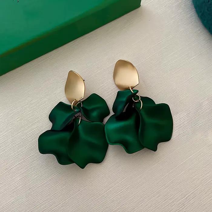 Boucles d'oreilles bohèmes colorées à fleurs pour femmes, pendentifs pétales tendance, boucles d'oreilles pendantes pour soirée, bijoux, accessoires Y2K, Bijoux A