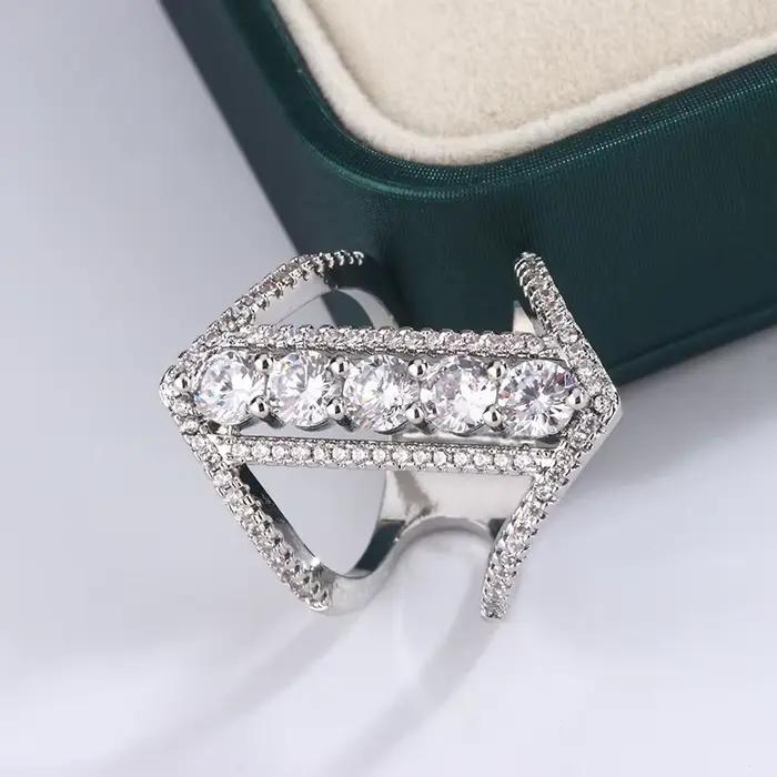 Magnifique bague de doigt pour femme, bijoux de fête de mariage, bijoux de luxe en zircone brillante, accessoires de fiançailles, contre-indiqué, nouveau