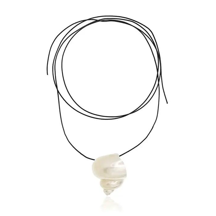 Collier pendentif en coquille de conque naturelle pour femmes et filles, chaîne longue réglable pour pull, bijoux de plage, accessoire de mode
