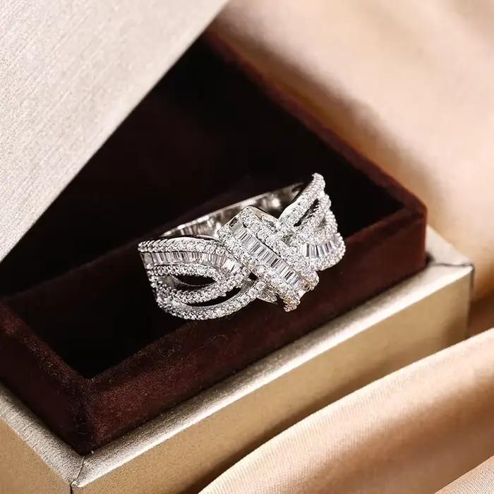 Bague de luxe plaquée argent 925 pour femmes, nouvelle mode, bague de fête de mariage, nœud Unique, personnalité, Zircon, bijoux exquis
