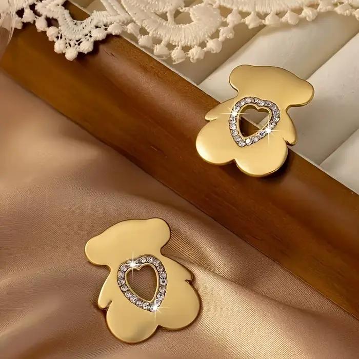 Boucles d'oreilles délicates et mignonnes en forme d'ours avec cœur creux incrusté de diamants, tendance, décontractées, polyvalentes, idéales pour offrir, en alliage de zinc