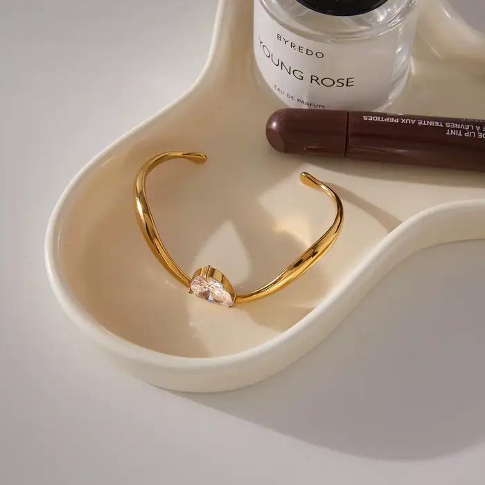 Uworld classique 18K plaqué or couleur goutte d'eau blanc Zircon vague ouverture Bracelet femmes étanche en acier inoxydable Bracelets
