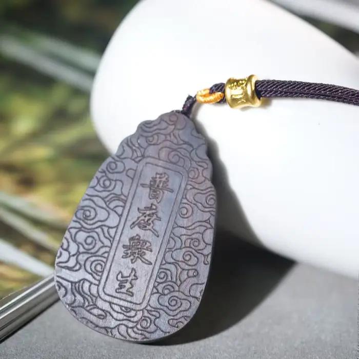 Collier pendentif Guanyin en bois d'agar sculpté pour hommes et femmes, amulette de paix et de bénédiction, cadeaux
