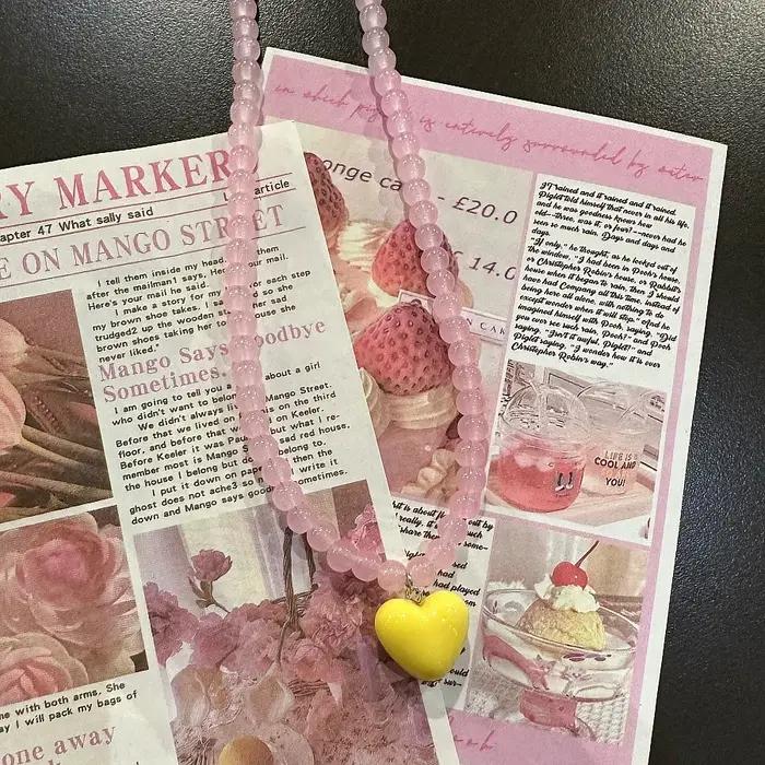 Collier avec pendentif en forme de cœur perlé coloré pour femmes et filles