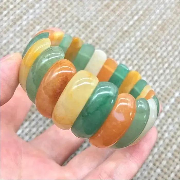 Bracelet en Jade et Agate Multicolore avec Soie Dorée, Accessoire de Mode Élégant pour Occasions Spéciales