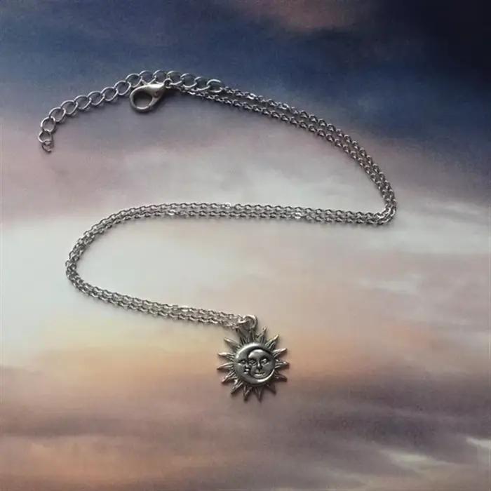 Collier Soleil et Lune Plaqué Argent avec Pendentif Unisexe Mode Punk pour Hommes Femmes Occasions Spéciales Amour Ajustable