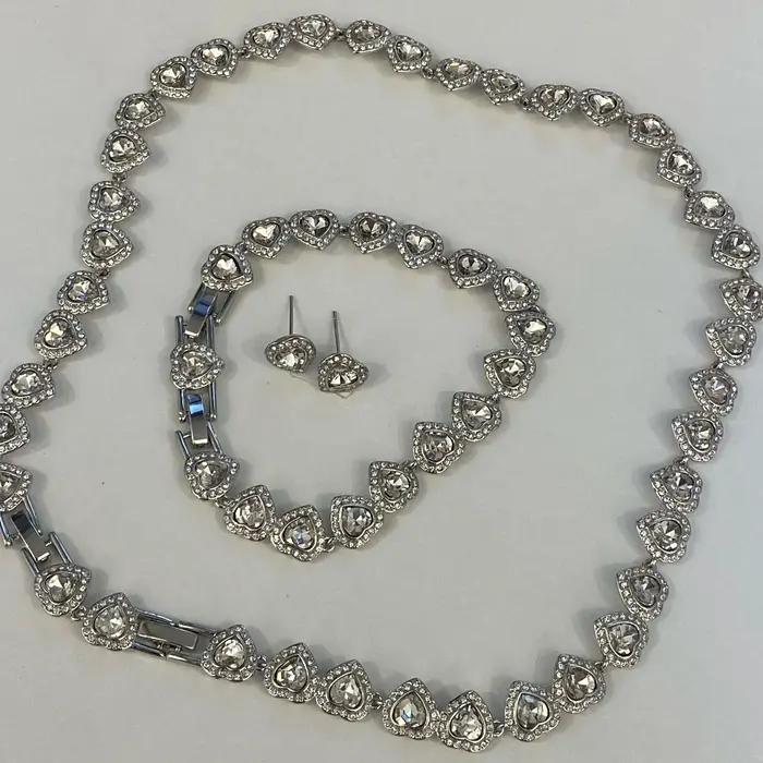 Ensemble de bijoux de luxe pour femmes avec pierres précieuses colorées collier bracelet boucles doreilles pour banquets et soirées élégantes