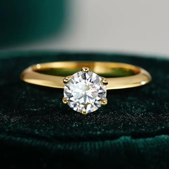 Bague en argent sterling 925 sertie de moissanite brillante pour femmes engagements et occasions spéciales