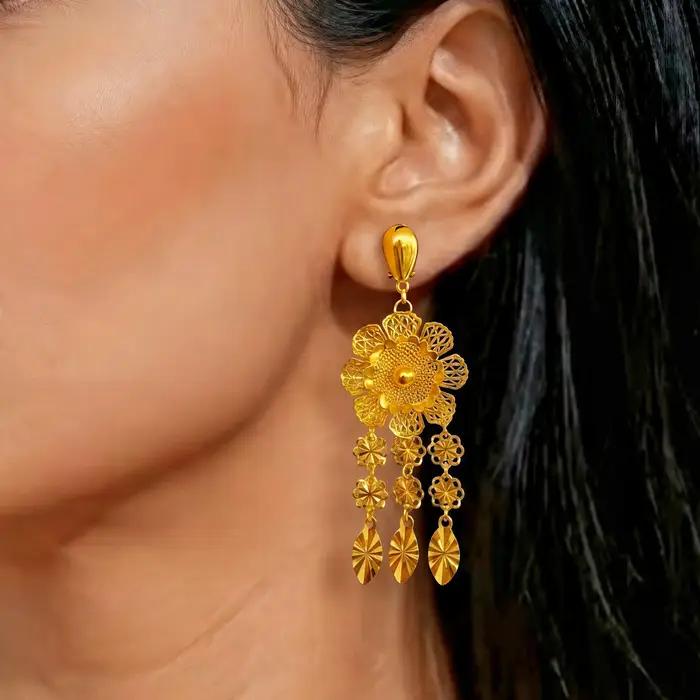 Parure de bijoux de luxe indienne couleur or 24 carats avec collier long à fleurs et boucles d'oreilles pour mariée