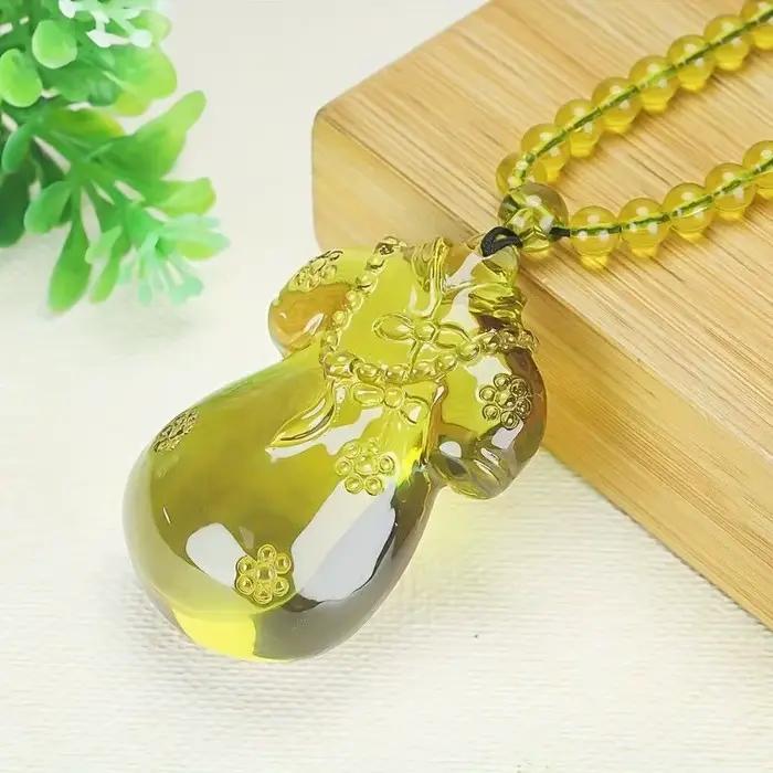 Pendentif en cire d'abeille ambre style ethnique rétro classique pour femmes occasions générales bijou naturel