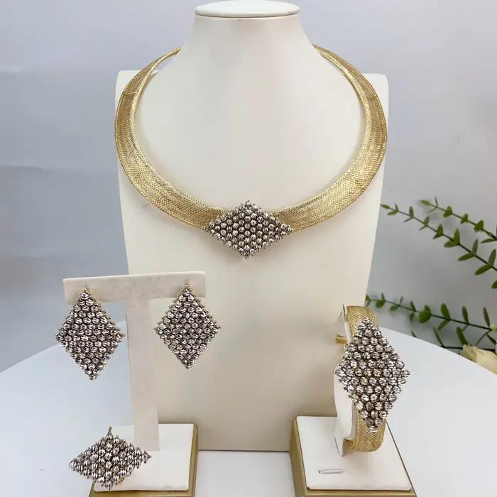 Ensemble de bijoux doré plaqué rhodium imitation vendange pour femmes occasions spéciales mariage collier boucles doreilles bracelet