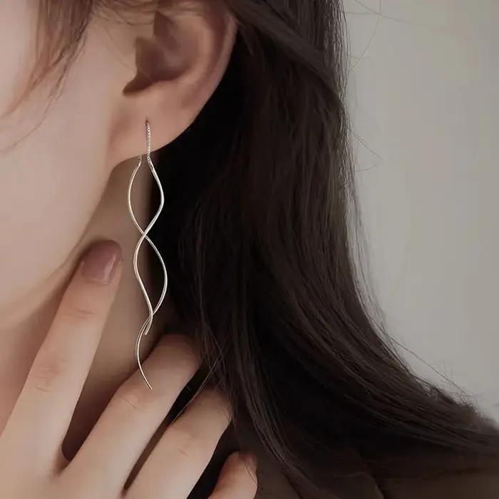 Boucles d'oreilles minimalistes à franges longues et ondulées pour femmes
