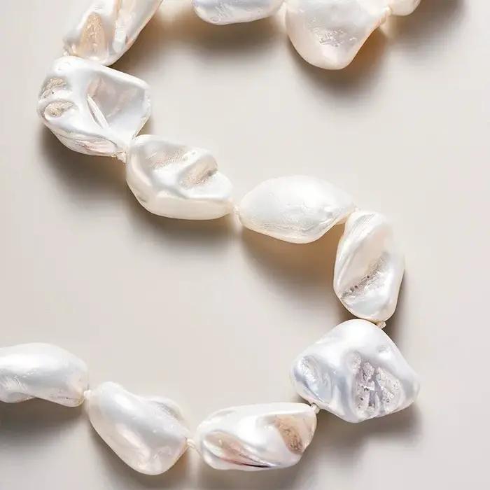 Collier ras du cou en perles pour femmes