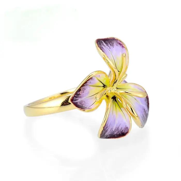 Bague de mariage bohème pour femme grande fleur or jaune émail violet et zirkonium élégante pour soirées et grandes occasions