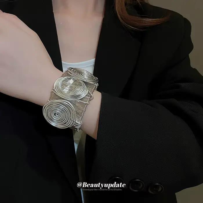 Bracelet géométrique en métal de haute qualité pour femmes, design classique, fermoir mousqueton, idéal pour banquets et occasions spéciales
