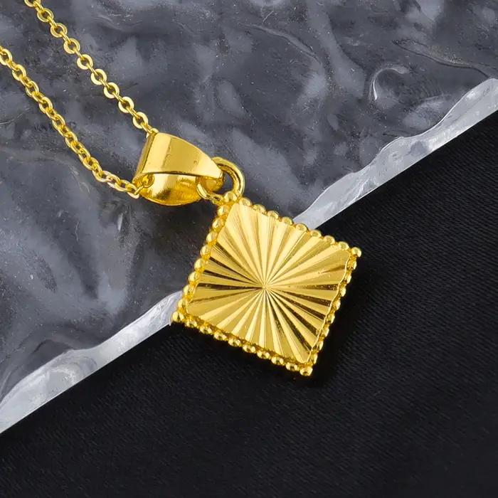 Ensemble de bijoux fantaisie plaqué or