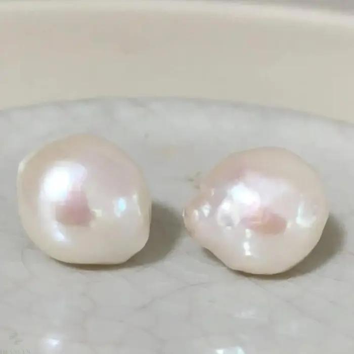 Boucles d'Oreilles en Perles Baroques Blanches