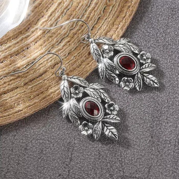 Boucles d'oreilles pendantes en forme de feuille argentée, style gothique vintage, avec zircone synthétique rouge, élégantes et délicates, pour femme, idéales pour les banquets et les célébrations, ca