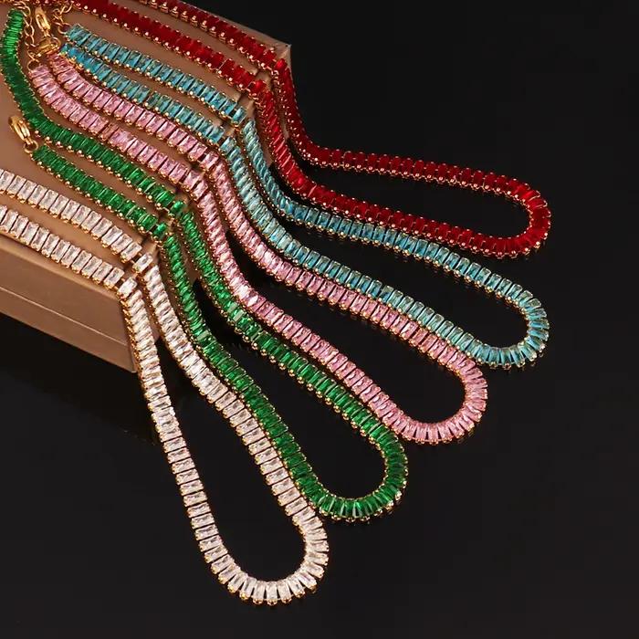 Collier ras du cou en acier inoxydable pour femme avec motifs cubiques et pierres précieuses artificielles pour occasions spéciales comme anniversaire, mariage, Noël et fêtes
