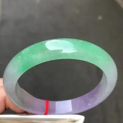 Bracelet en jadeite de jade birman vert glacé avec certificat d'évaluation pour femme occassions spéciales