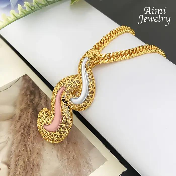 Ensemble de bijoux plaqué or 18 carats avec collier et boucles d'oreilles pour femmes occasions spéciales soirée anniversaire mariage