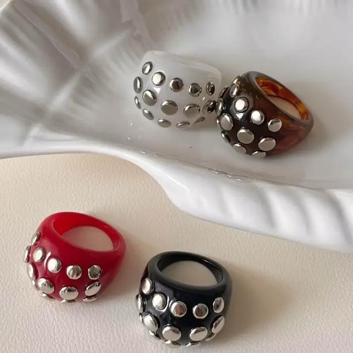Nouvelle bague punk irrégulière à rivets, épaisse et géométrique, en résine lisse vintage, idéale pour les cadeaux