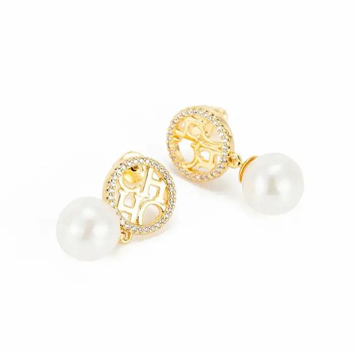 Boucles d'oreilles en perles élégantes pour femmes bijoux en alliage rouge sophistiqués pour différentes occasions et cadeaux de prestige
