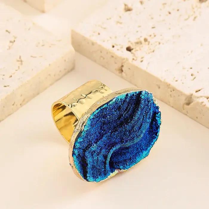 Bague ouverte ajustable en résine bleu Klein pierre précieuse bijou élégant mode unisexe pour femmes hommes occasions spéciales tenues sophistiquées