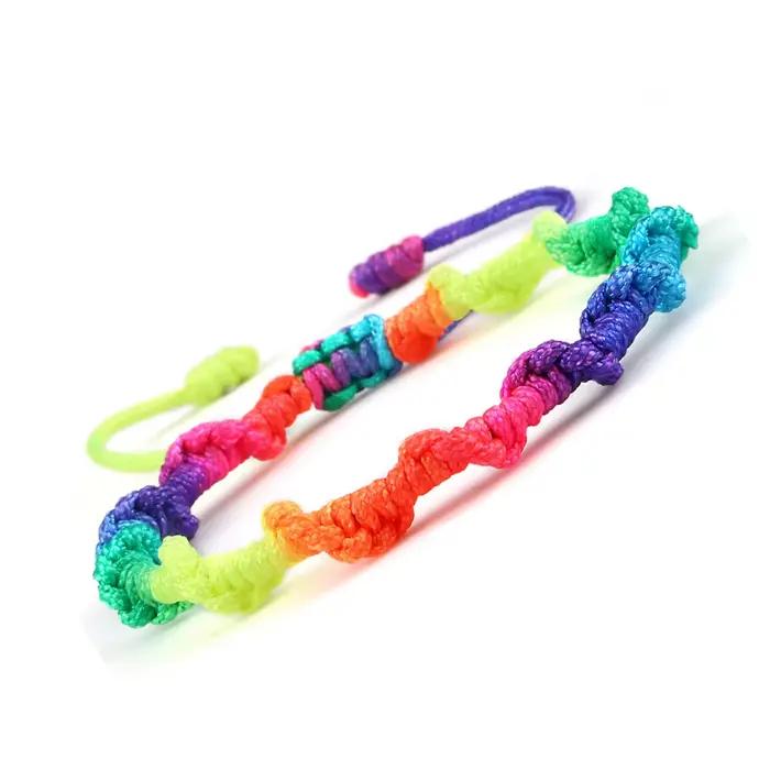 Bracelet tressé en fil arc-en-ciel tibétain ajustable à nœud pour femmes et hommes occasions spéciales