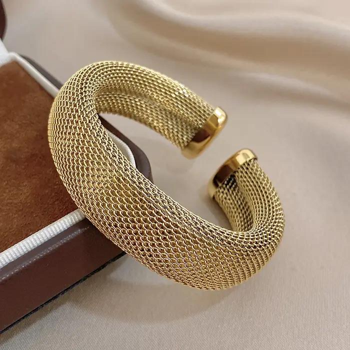 Bracelet manchette Greatera en acier inoxydable finition or ou rhodium style classique géométrique pour hommes et femmes occasions spéciales
