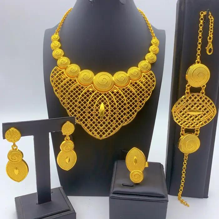 Nouvel ensemble de colliers indiens couleur or 24 carats