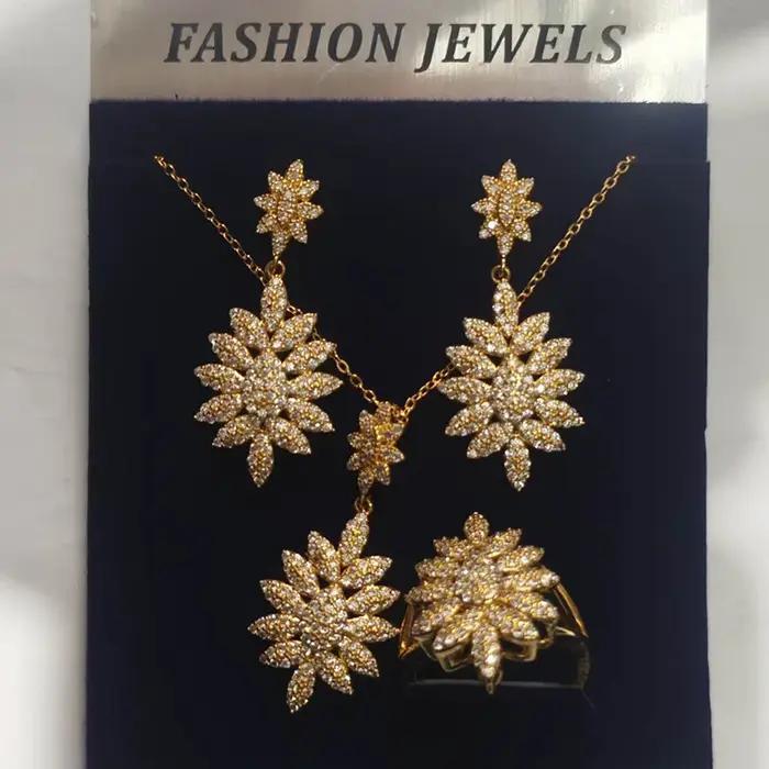 HADIYANA ensembles de bijoux breloques élégantes cadeau collier boucles d'oreilles et bague 3 pièces ensemble