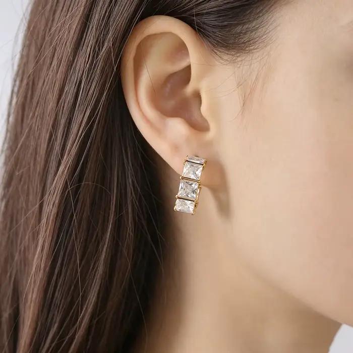 Boucles d'oreilles carrées tendance en acier inoxydable et zircone pour femmes, bijoux d'anniversaire et cadeau romantique pour occasions spéciales