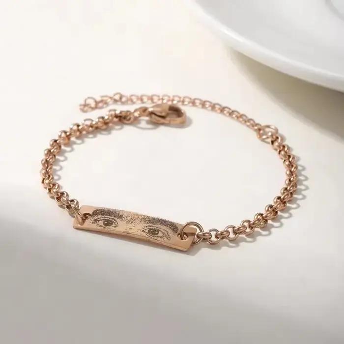 Bracelet Photo Yeux Personnalisé Cadeau pour Famille Père Couple Image Gravable Acier Inoxydable Occasions Spéciales