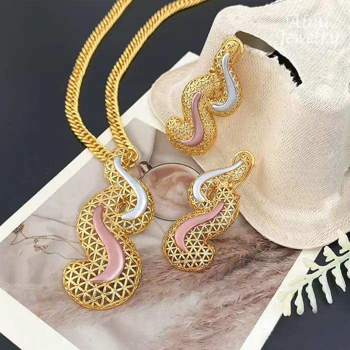 Ensemble de bijoux plaqué or 18 carats avec collier et boucles d'oreilles pour femmes occasions spéciales soirée anniversaire mariage